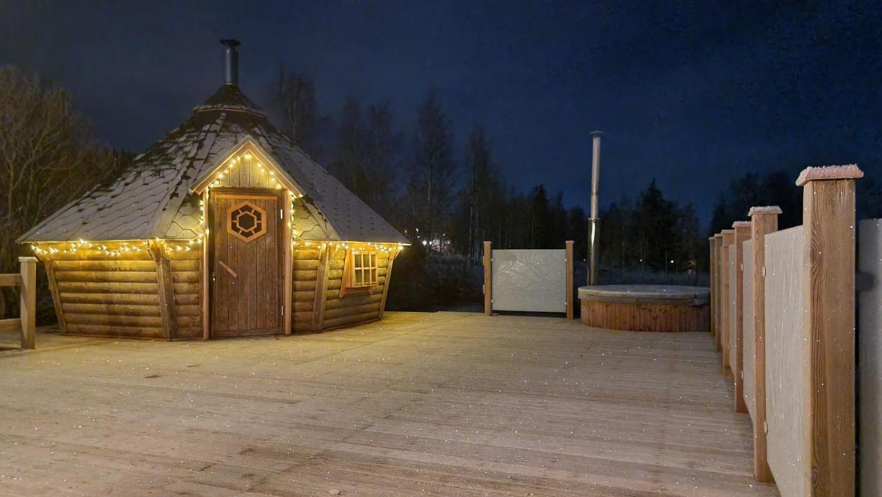 The Friendly Moose Hotel Overtornea Bagian luar foto